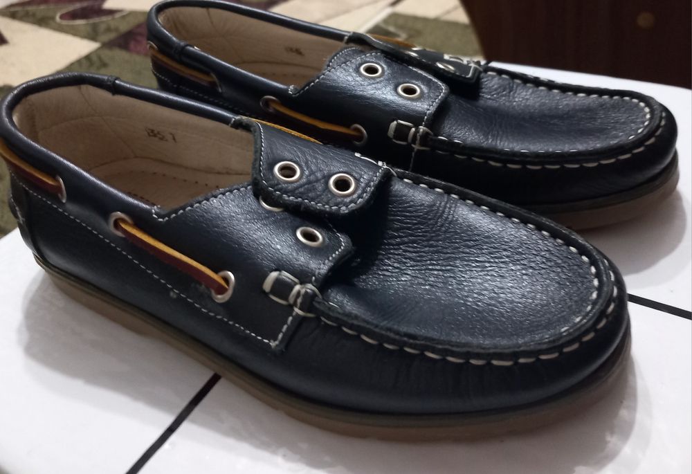 Vând pantofi piele 100% origine spania