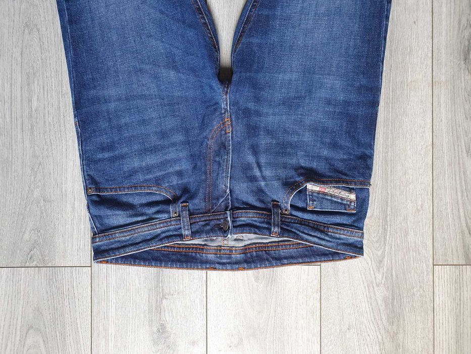 Blugi DIESEL (Slim Tapered) - Marime 33 (Talie 90 cm)