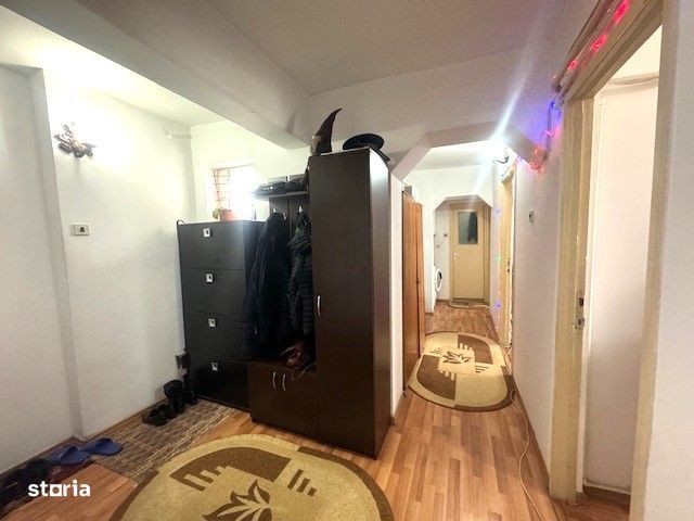 Apartament 3 camere decomandat zona Zahana