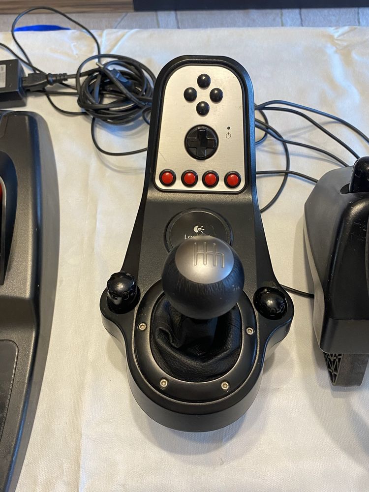 Симулатор Logitech G27