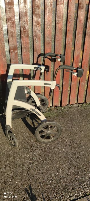 Cadru ajutator,rolator