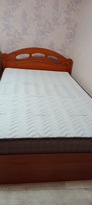 Продам кровать в хорошем состояние, с новым ортопедическим матрасом.