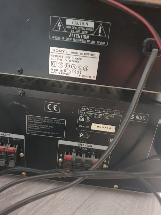 Cd-Player cu Radio-amplificator Sony + 2 boxe UNIVERSUM