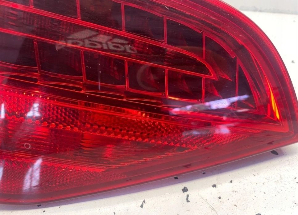 Ляв вътрешен LED