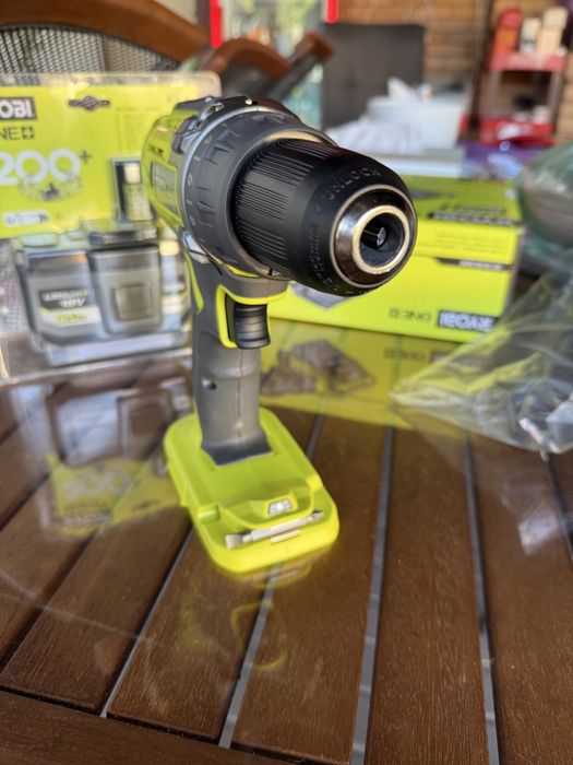 Ryobi  18V Masina de gaurit si insurubat