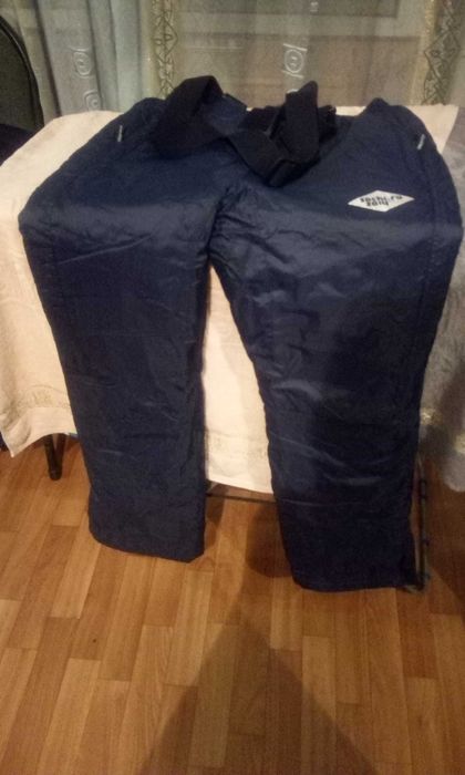 продам горнолыжные штаны теплые.
