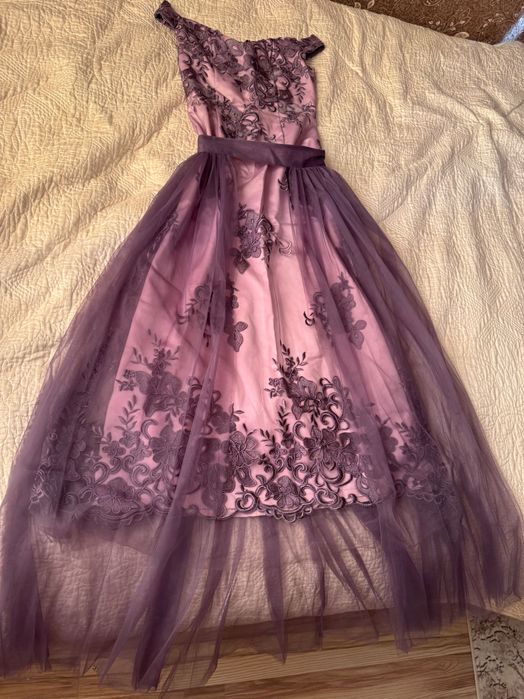 Продается платье нарядное