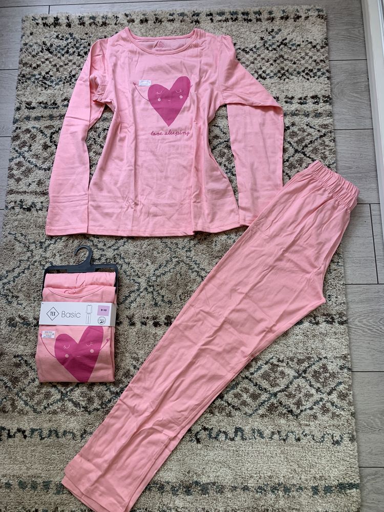 Pijamale noi fetite 9-10 ani