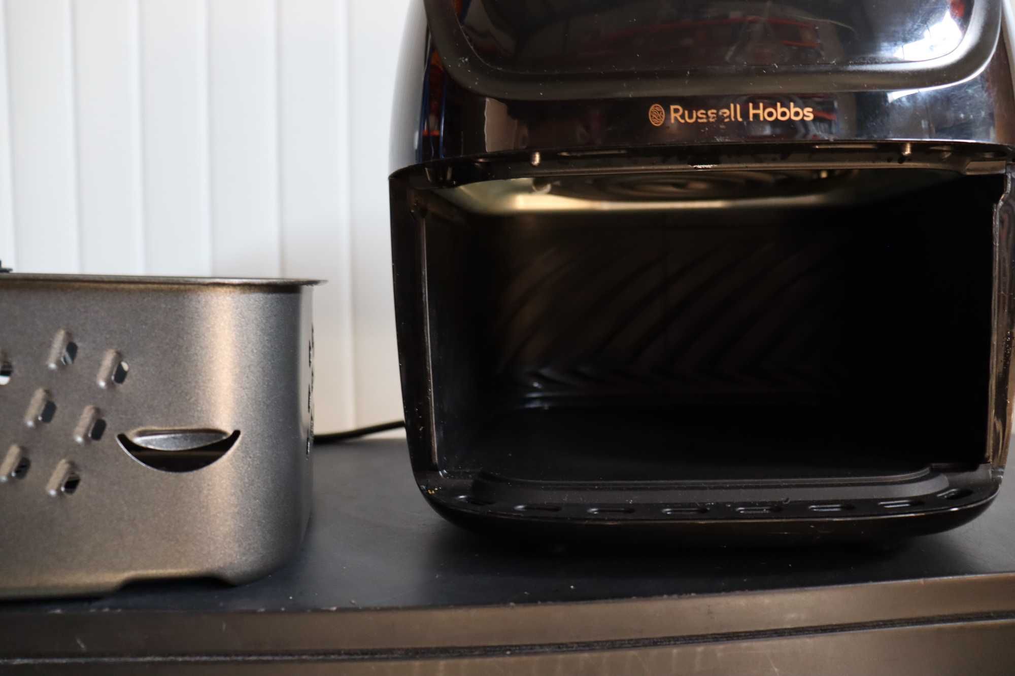 Фритюрник с горещ въздух Russell Hobbs SatisFry 4L еър фраер 1350W