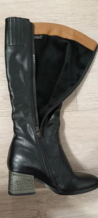 Продам осенние сапоги