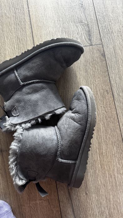 Ghete ugg piele intoarsa marimea 33,5