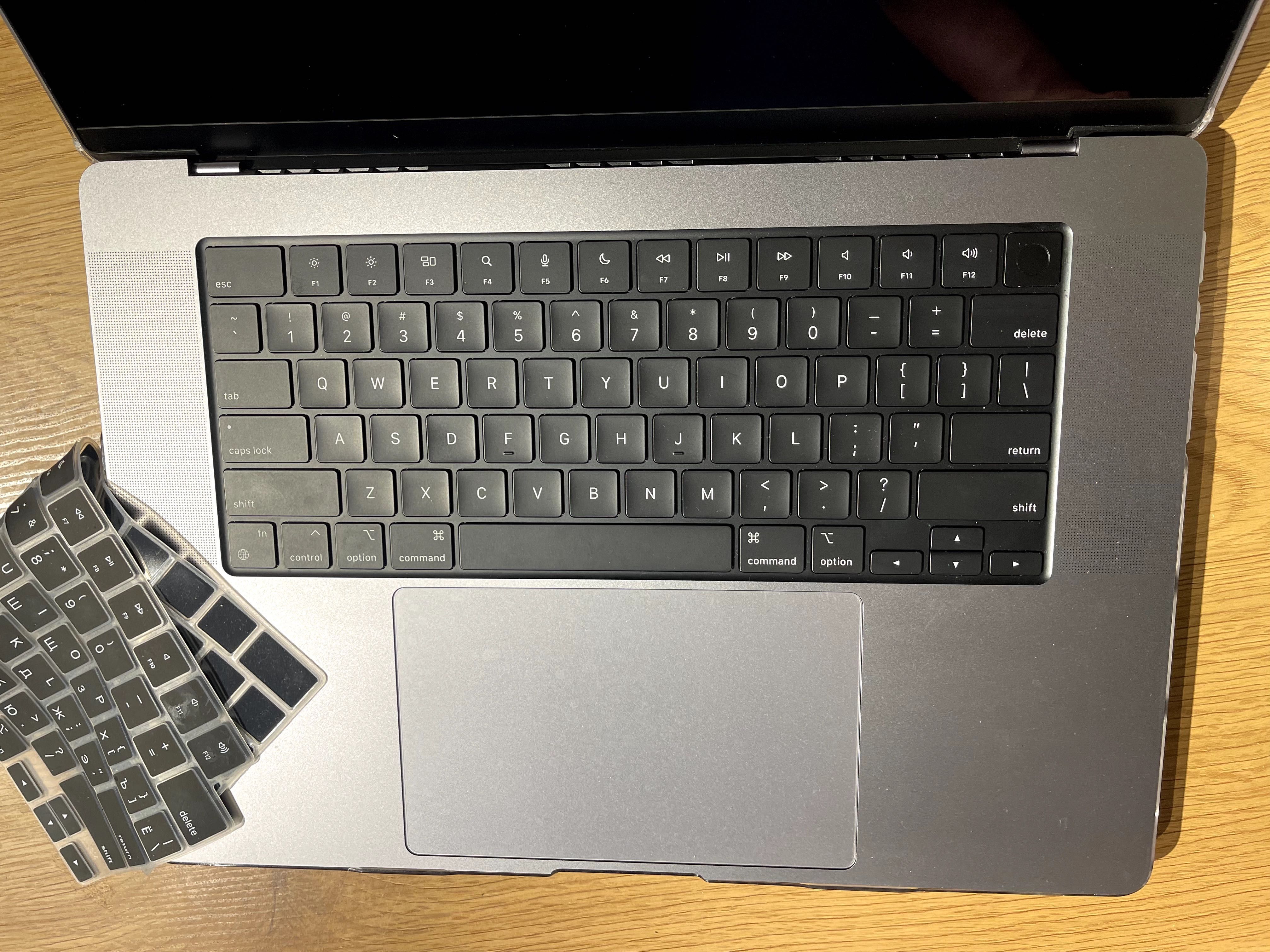 Macbook apple m2 pro экран 16 дюймов 2 tb памяти DDR 16 циклов 50