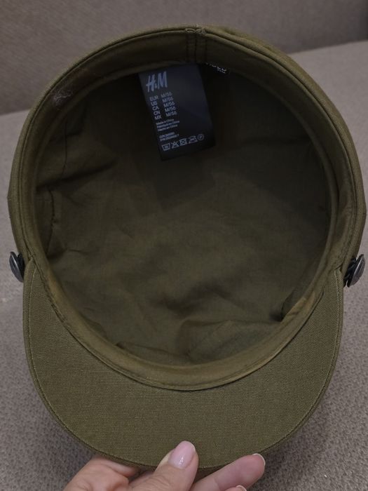 Sapca H&M noua, dama