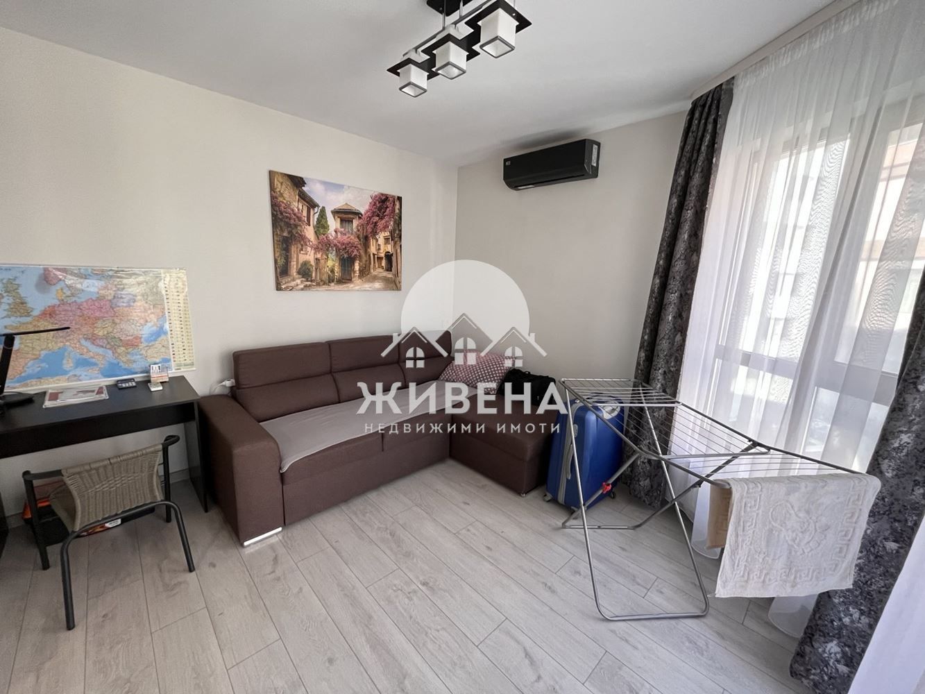 Продавам обзаведен 3-стаен апартамент, кв. Младост 1, с паркомясто
