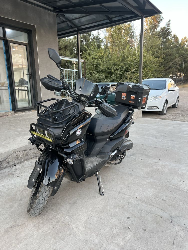 Skuter Tank Aramadaniki