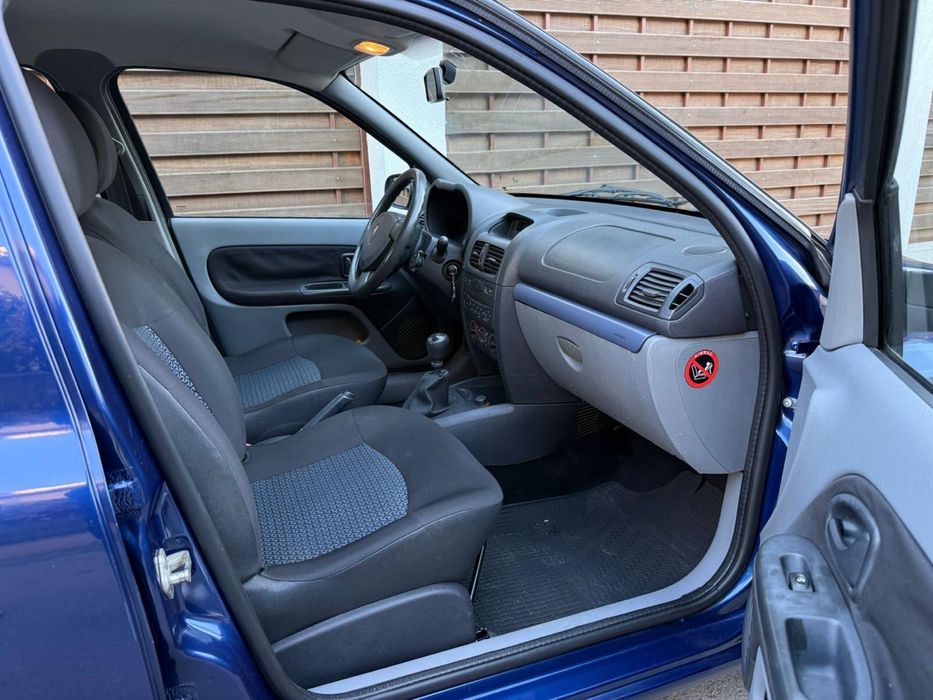 Renault clio an fabricatie 2008