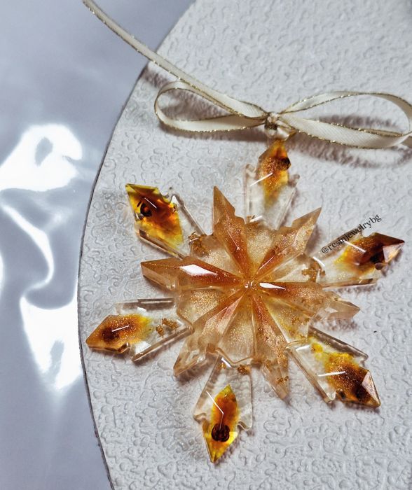 Снежинки/играчки за елха от епоксидна смола