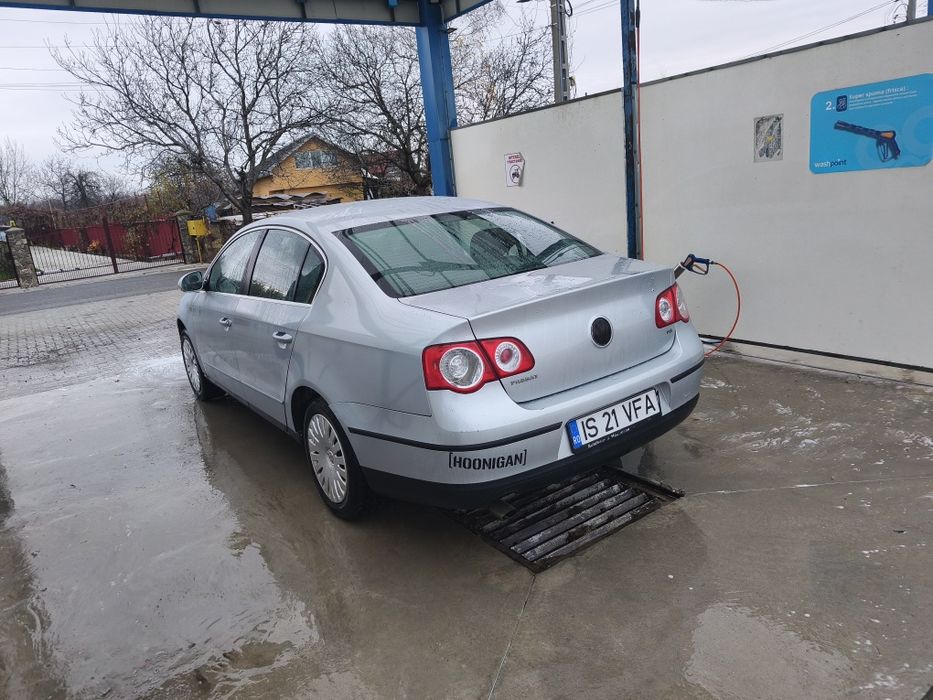 Vând vw passat b6 1.6 benzina