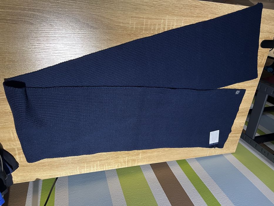 Fular GANT navy unisex