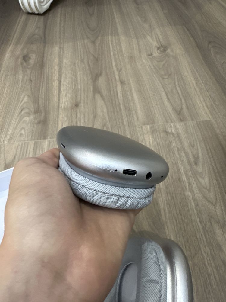 AirPods Max новые