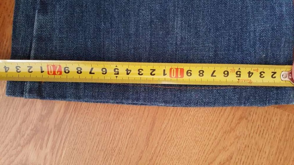 Blugi kookai evazati superbi pt o persoana scunda