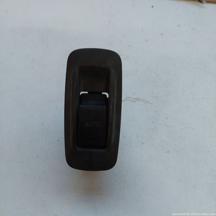 Butoane geamuri electrice TOYOTA COROLLA Verso ZER_, ZZE12_, R1_ 2004 - 2009 8481002040