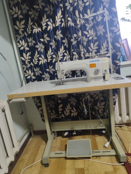Продаю промышленную машинку швейную