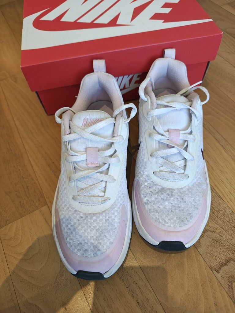Маратонки Nike за момиче