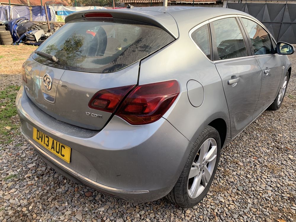 Опел Астра J Opel Astra J 1.7cdti A17DTS