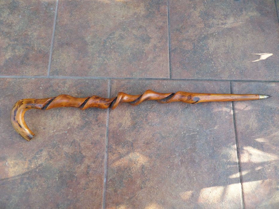 Baston toiag ciumag de vrajitor deoosebit frumos rasucit usor rezisten