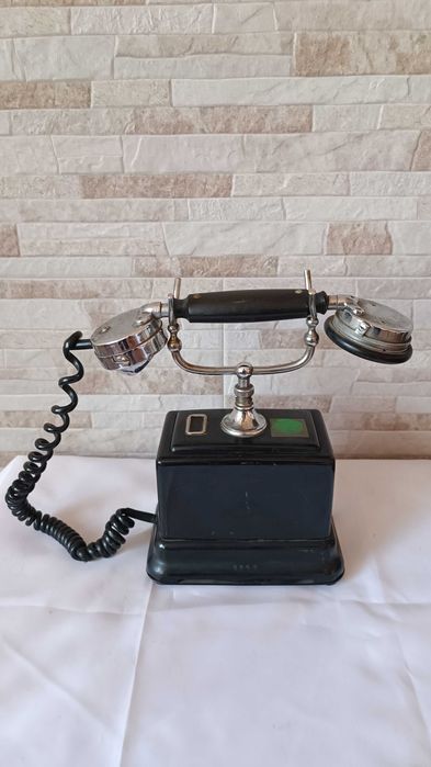 Стар немски телефон с вилка - царско време - 1920" година