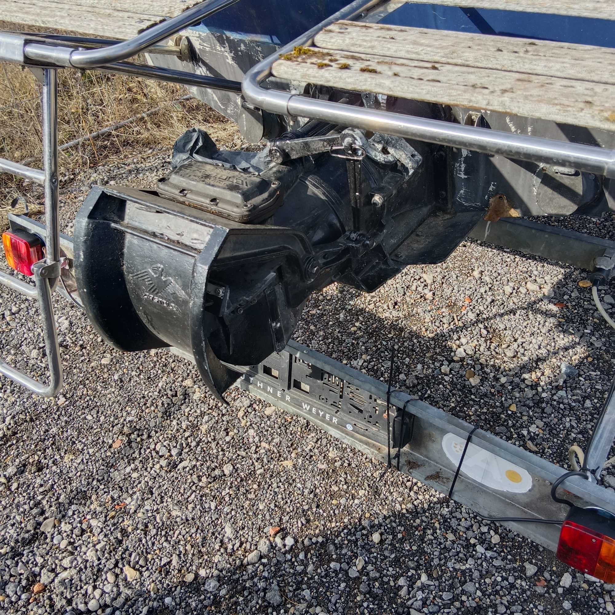 Barcă cu motor 3000 v6
