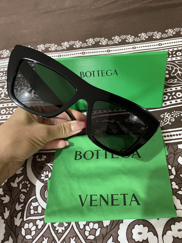 Слънчевите очила Bottega Veneta