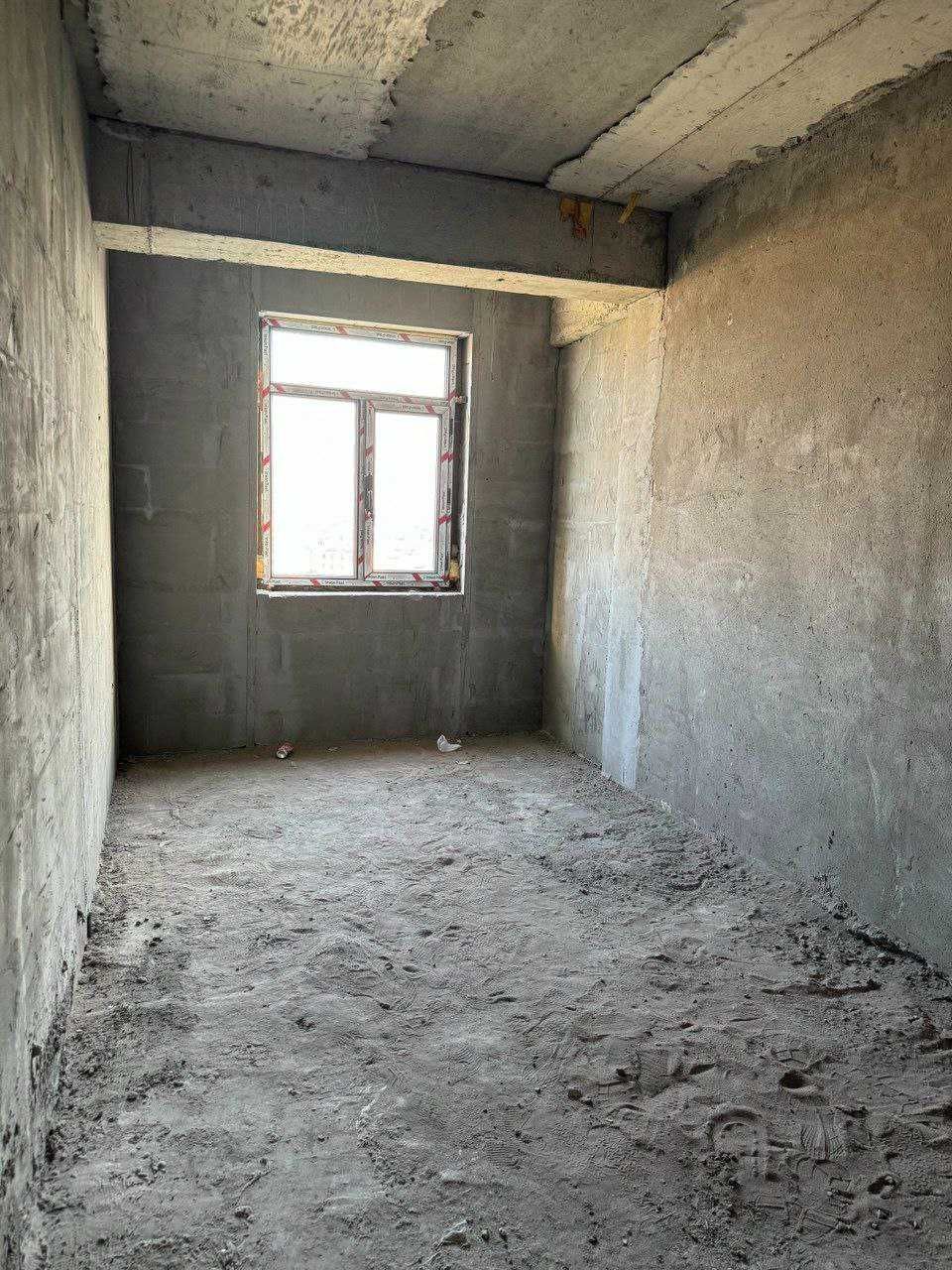 Продается коробка по улице Корасув. Рядом Котельная. Недалеко Кадышево