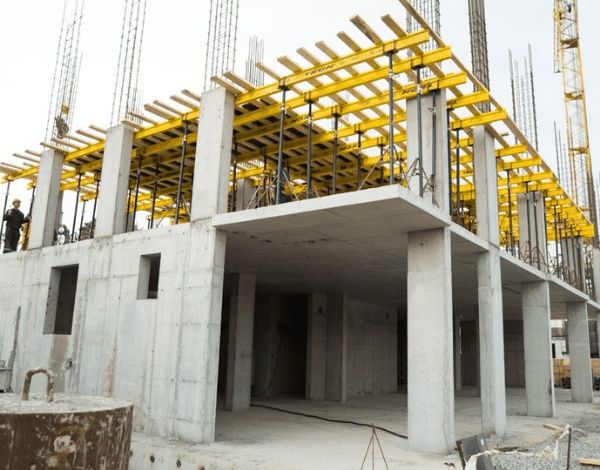 Бригада строителей