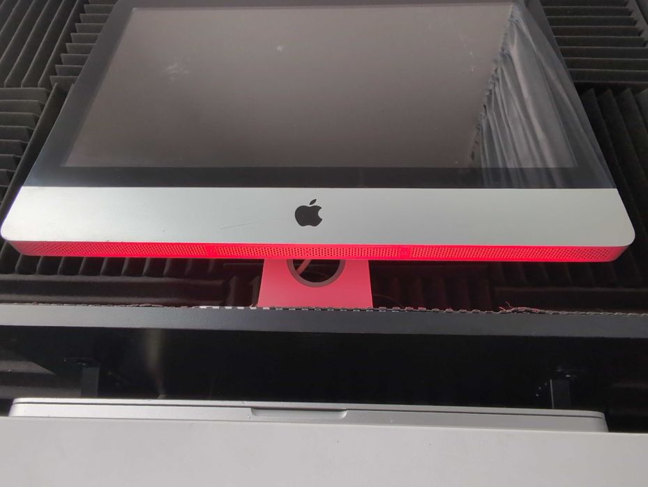 Apple iMac 21.5" – 16GB RAM, SSD 128GB, macOS Monterey + Accesorii