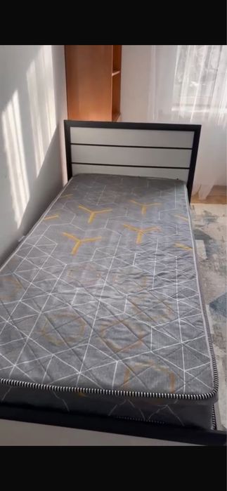 Продам односпальную кровать