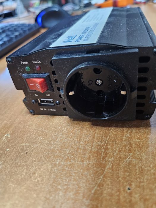 Invertor de tensiune cu usb, 12v -> 220v, 300wati