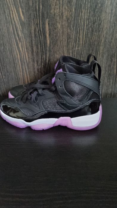 Nike Jordan Jumpman Two Trey