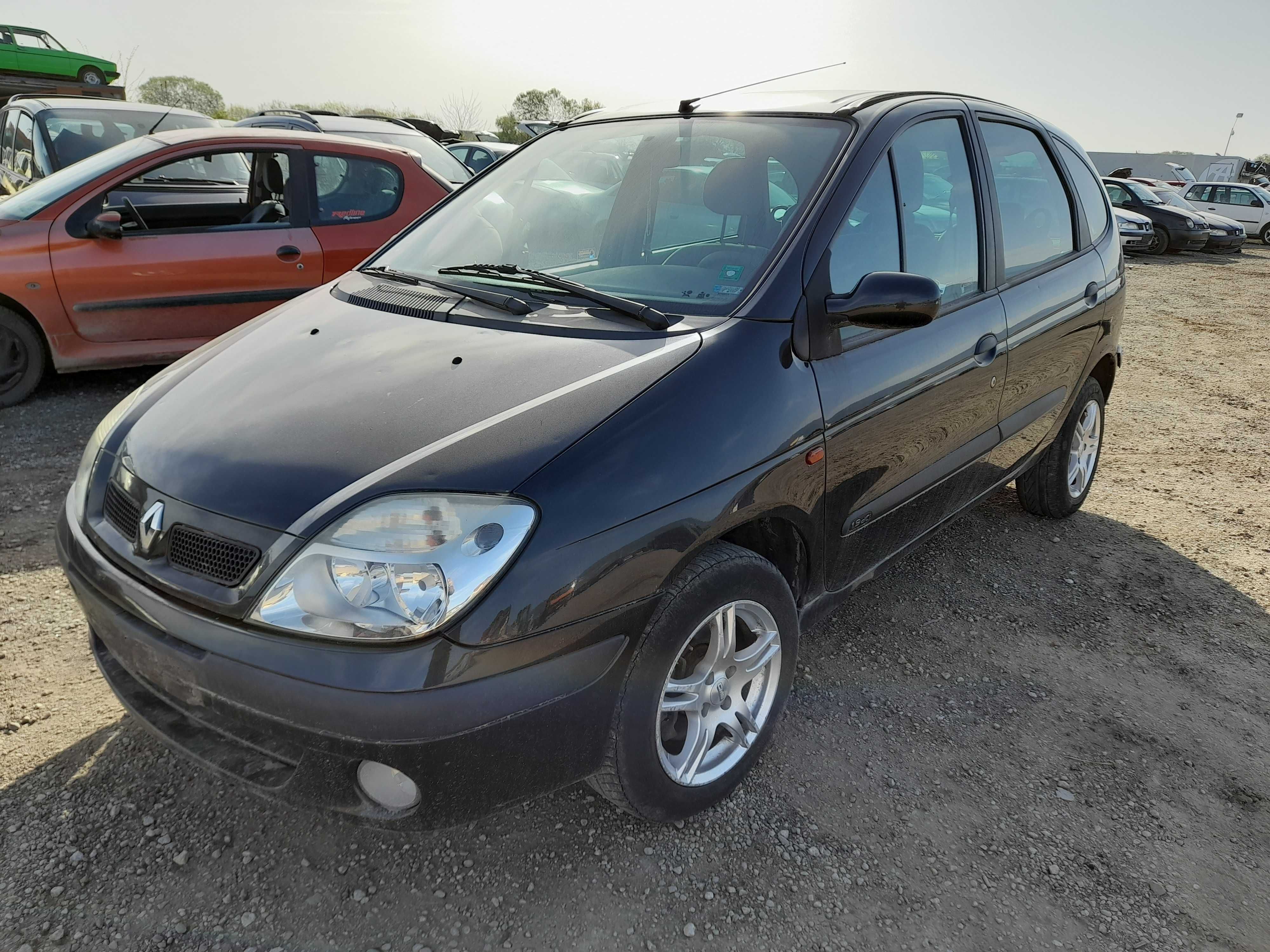 На части! Renault Scenic 1.9 DCi