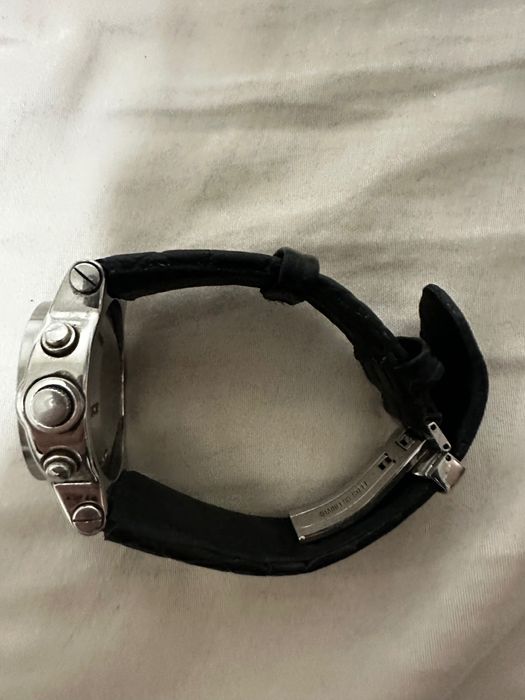 Швейцарски часовник Seculus.