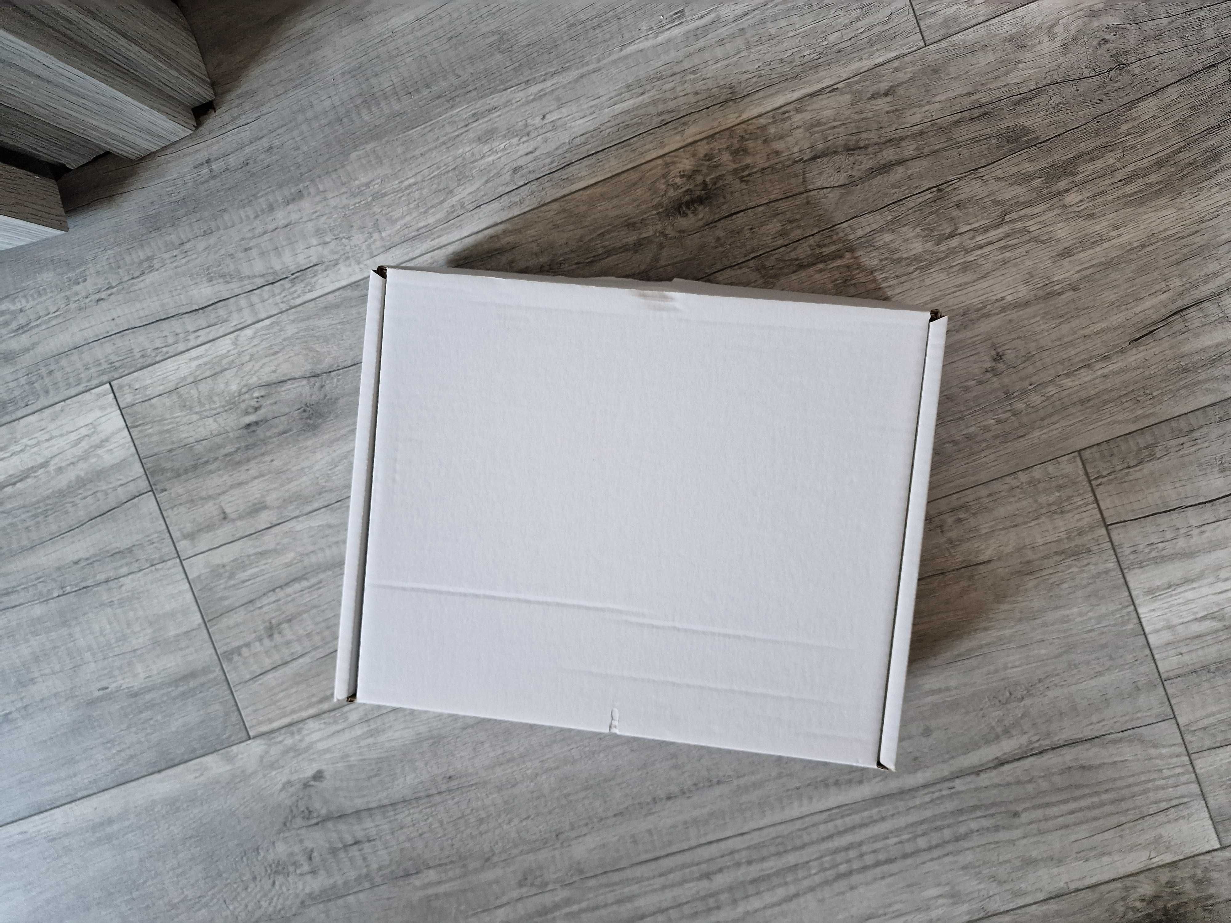Cutii carton alb, 30x25x10