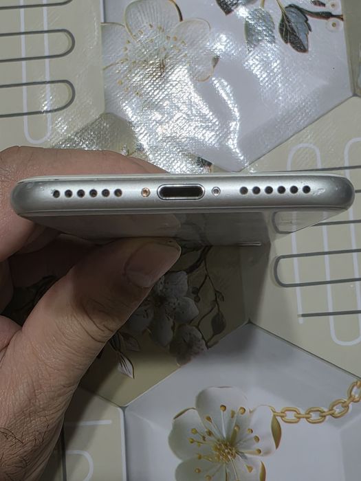 iPhone 8 64 Gb White