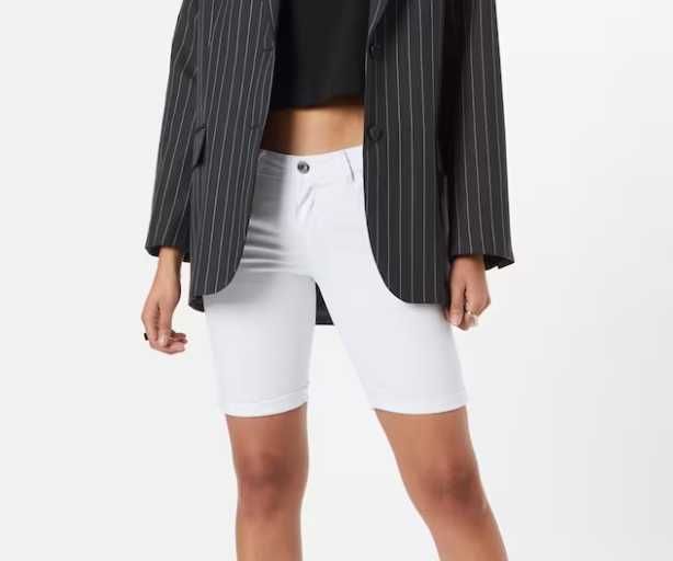 Pantaloni albi, scurti, 'aboutyou', S/36
