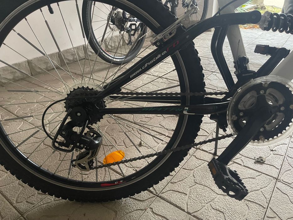 Bicicletă full suspension