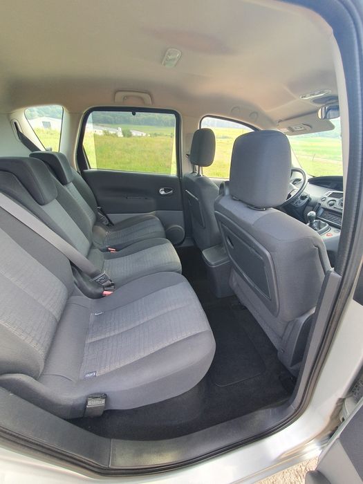 Renault Megane Scenic an 2009 1.5 dci consum mic mașină spațioasă