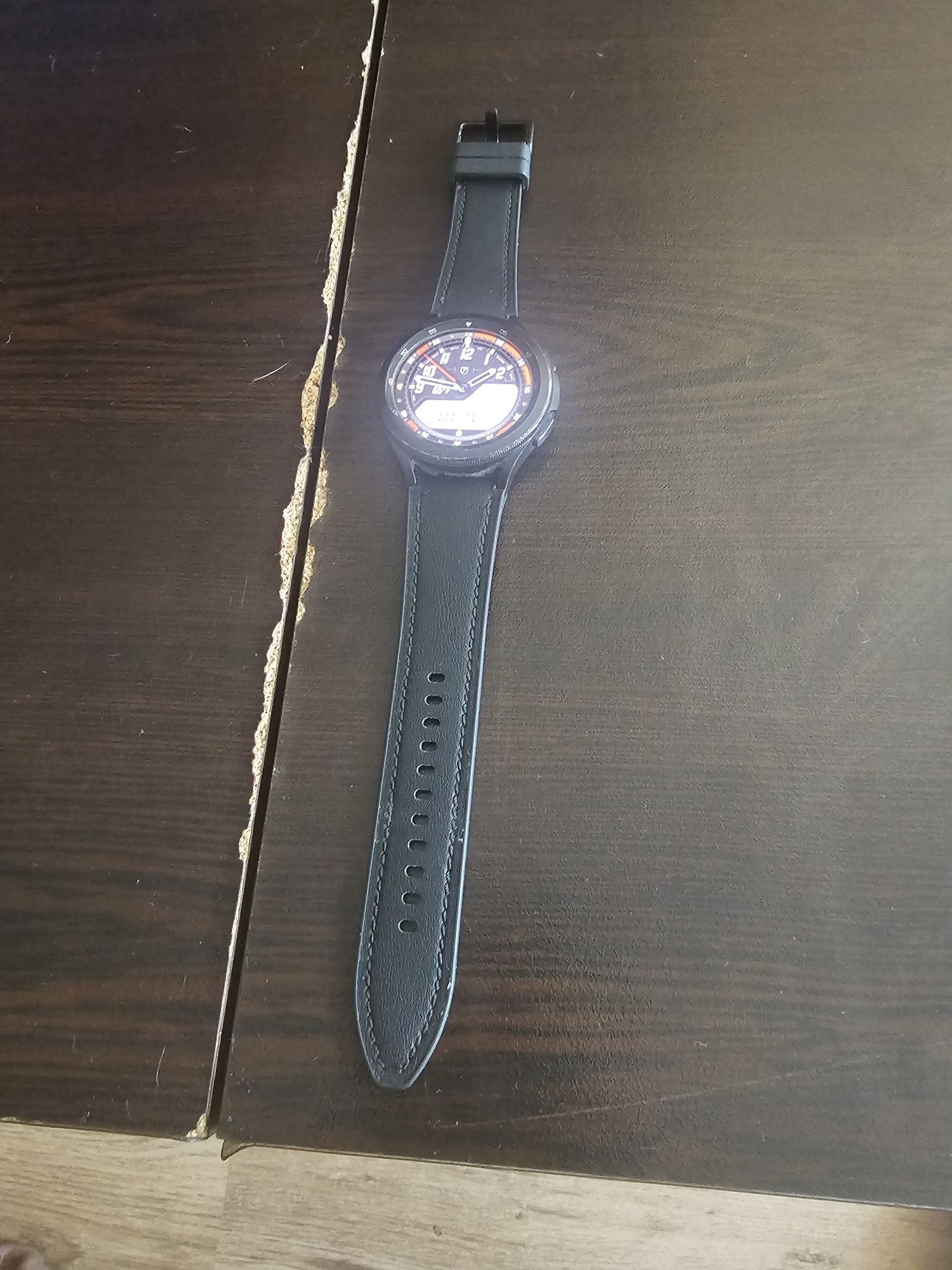 Продавам смарт часовник Samsung galaxy watch4   46mm
