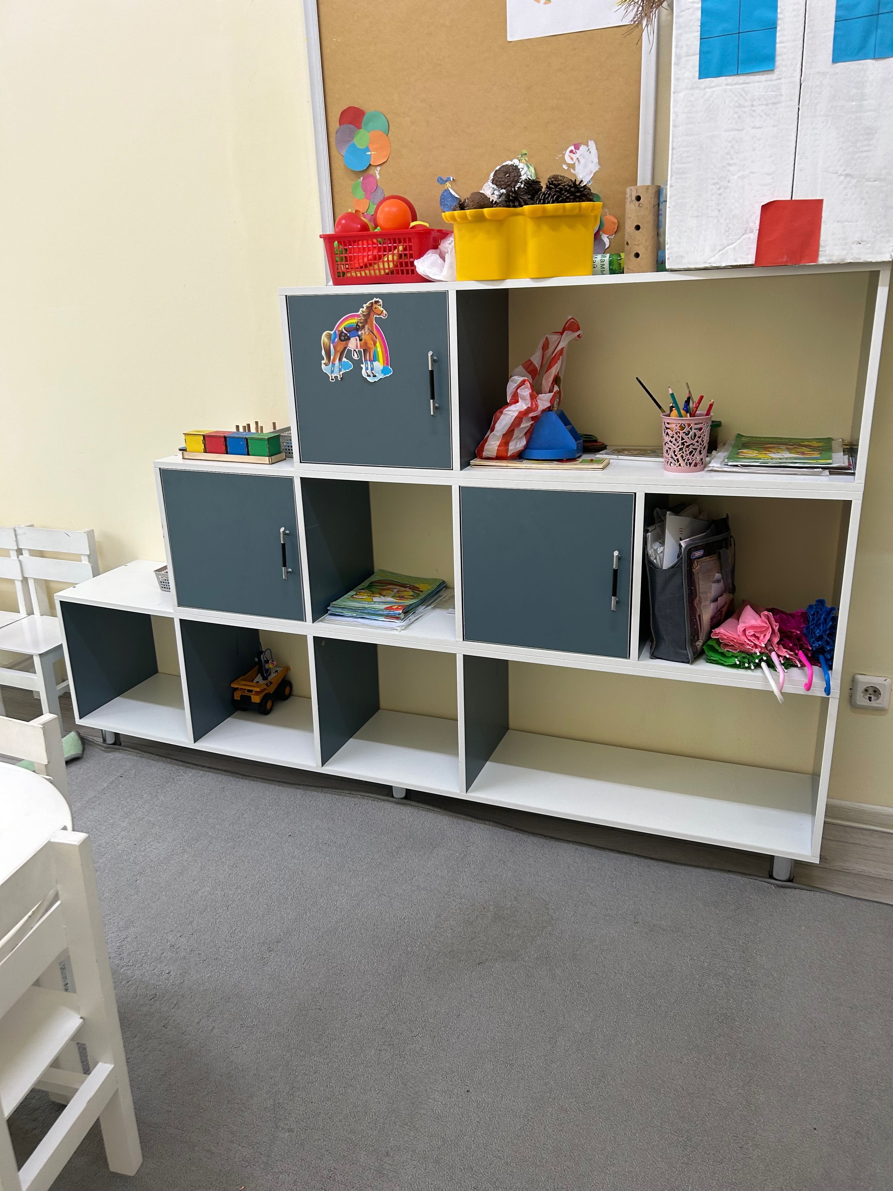 Столы стулья и шкаф для детсада и центра