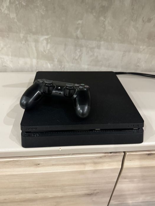 Playstation 4 slim