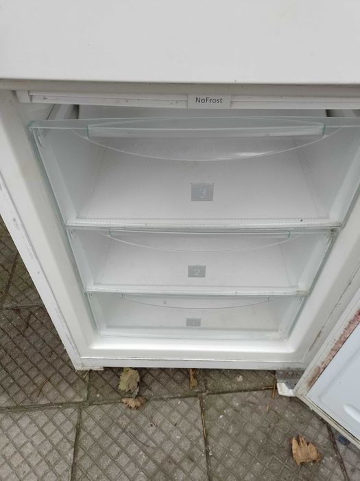 Продавам хладилник Liebherr